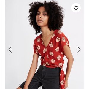 Madewell Sash-Tie Wrap Top in in Daisy Daydream ✨